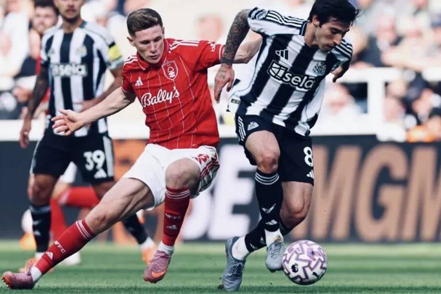 曼联签托纳利遇皇马争抢，1亿转会费加20万周薪！当年曾截胡不成